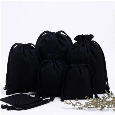 Черни платнени чанти за подаръци